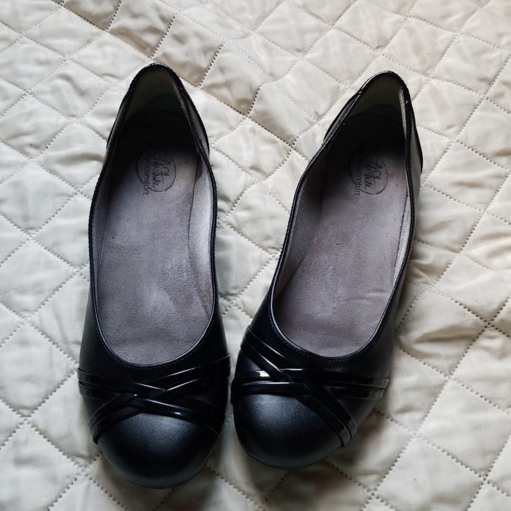 👉FINAL CLEARANCE PRICE Life Stride Black Flats